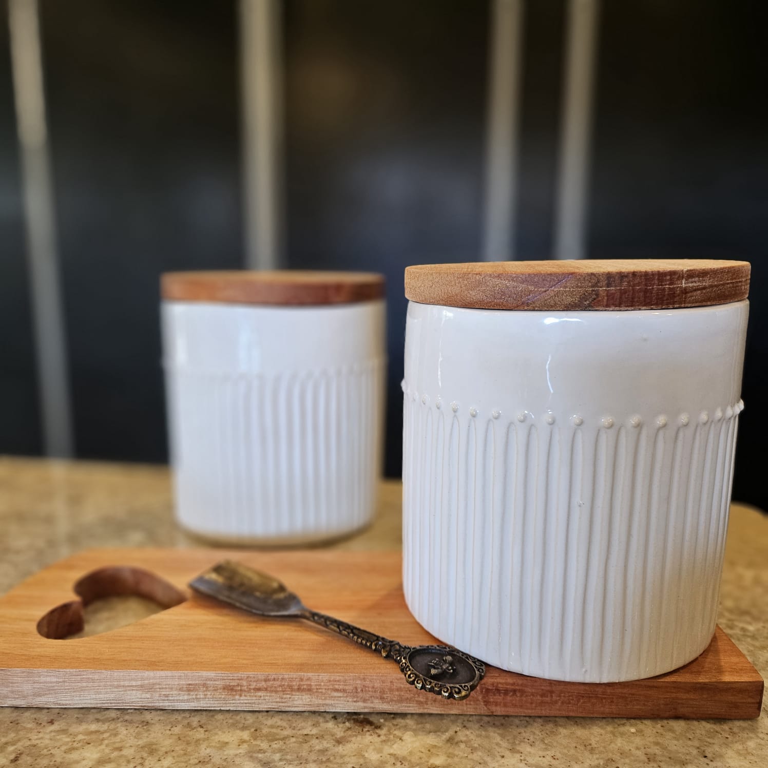 Tarro de cerámica con tapa